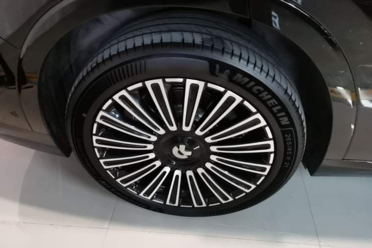 Used Nio ES8 2026 Model 6-seat Executive Luxury Edition Right Rear Wheel Hub