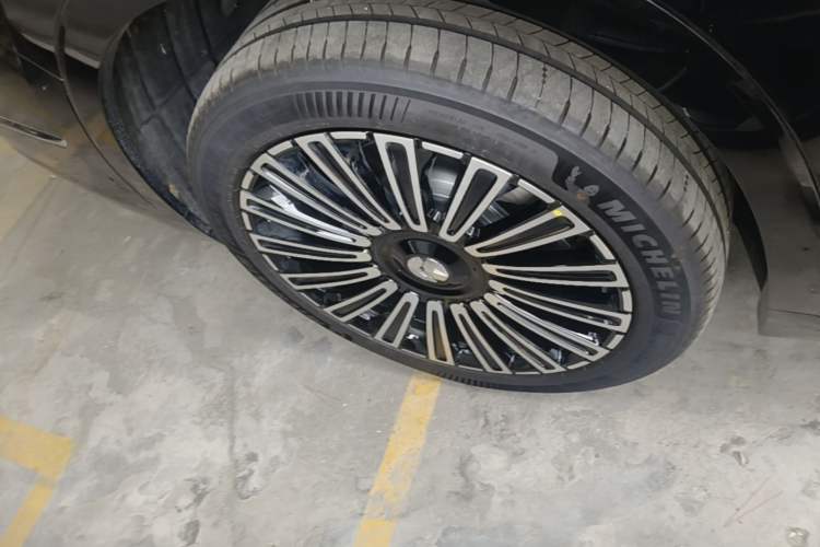 Used Nio ES8 2026 Model 6-seat Executive Luxury Edition Right Rear Wheel Hub