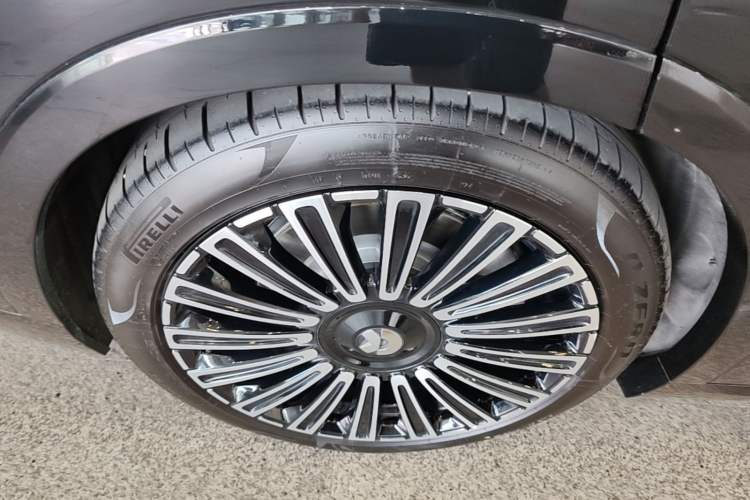 Used Nio ES8 2026 Model 6-seat Executive Luxury Edition Right Rear Wheel Hub
