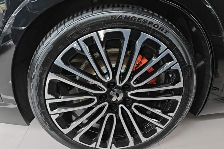 Used Nio ES8 2026 Model 6-seat Executive Signature Edition Right Rear Wheel Hub