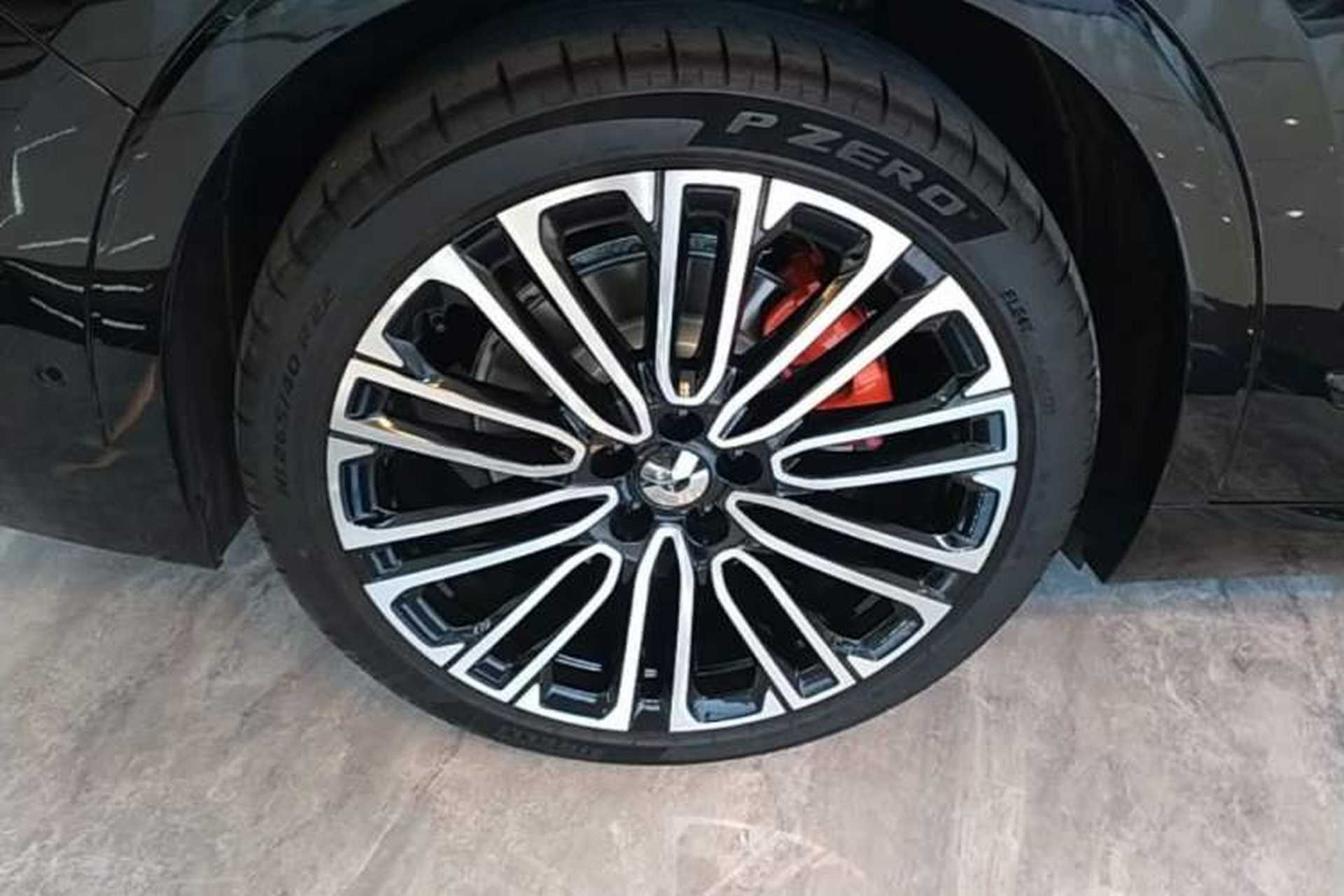 Used Nio ES8 2026 Model 6-seat Executive Signature Edition Right Rear Wheel Hub