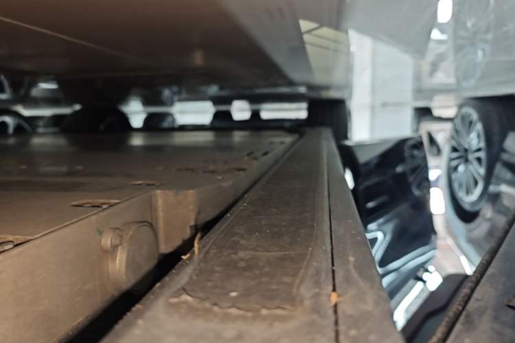 Used Nio ES8 2026 Model 6-seat Executive Signature Edition Right Side Sill