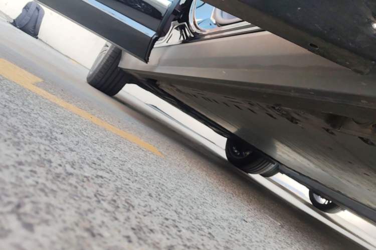 Used Nio ES8 2026 Model 6-seat Executive Luxury Edition Right Side Sill