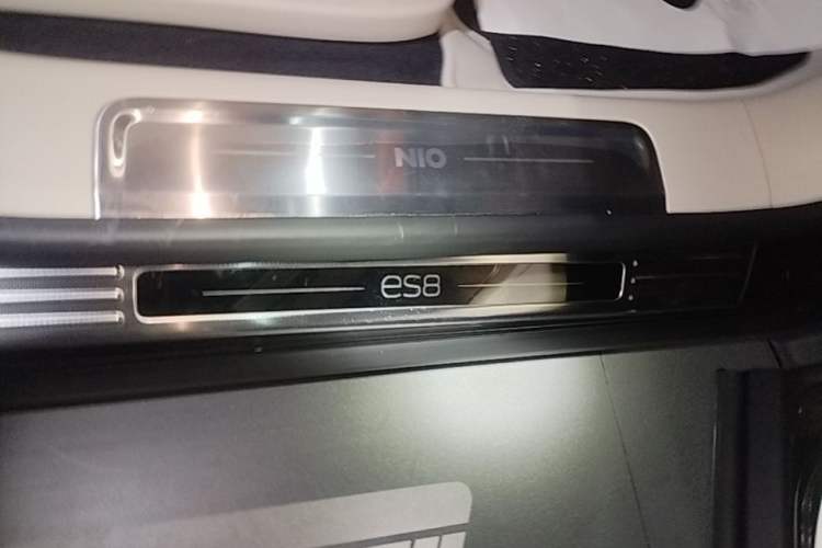 Used Nio ES8 2026 Model 6-seat Executive Luxury Edition Right Side Sill