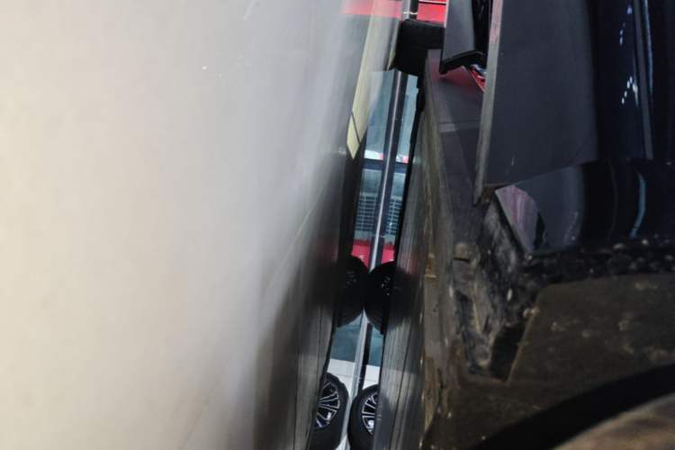 Used Nio ES8 2026 Model 6-seat Executive Signature Edition Right Side Sill
