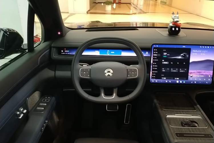 Used Nio ES8 2026 Model 6-seat Executive Signature Edition Steering Wheel