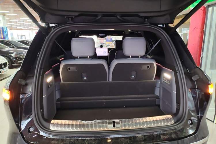 Used Nio ES8 2026 Model 6-seat Executive Luxury Edition Trunk