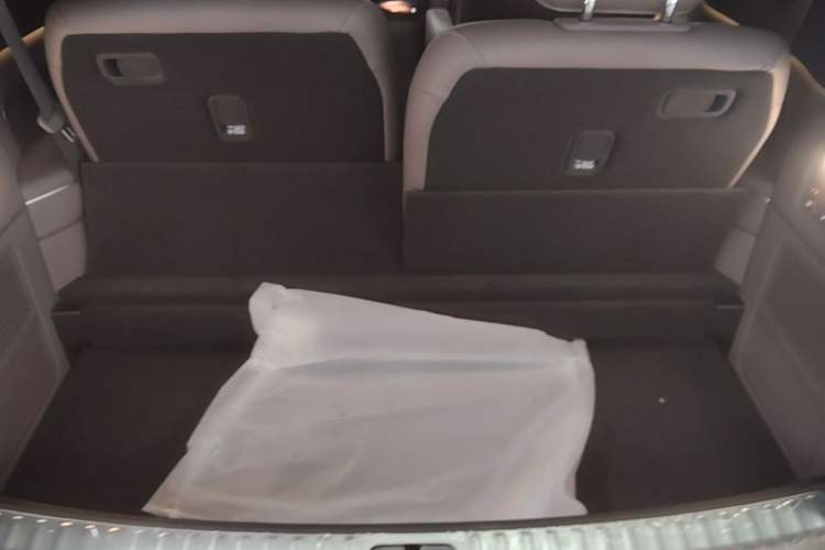 Used Nio ES8 2026 Model 6-seat Executive Signature Edition Trunk