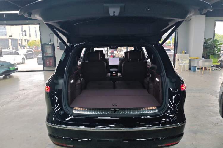 Used Nio ES8 2026 Model 6-seat Executive Luxury Edition Trunk
