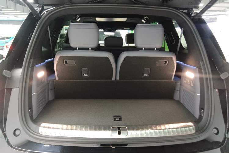 Used Nio ES8 2026 Model 7-seat Executive Luxury Edition Trunk