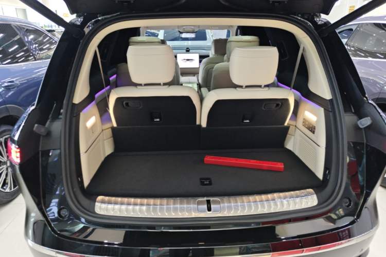 Used Nio ES8 2026 Model 6-seat Executive Signature Edition Trunk