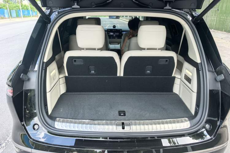 Used Nio ES8 2026 Model 6-seat Executive Luxury Edition Trunk