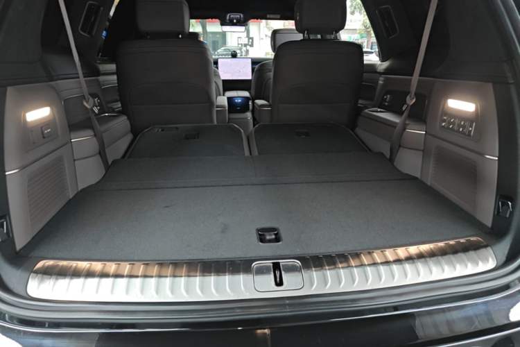 Used Nio ES8 2026 Model 6-seat Executive Signature Edition Trunk