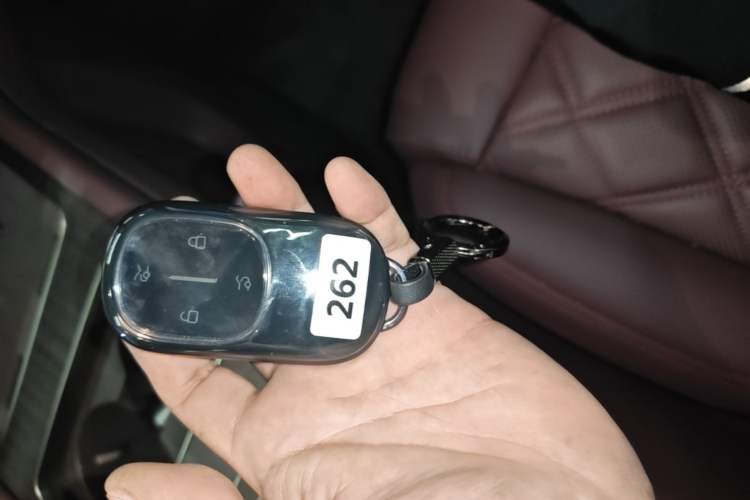 Used Nio ES8 2026 Model 6-seat Executive Signature Edition Vehicle Key
