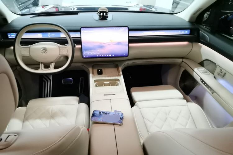 Used Nio ES8 2026 Model 6-seat Executive Signature Edition Center Console