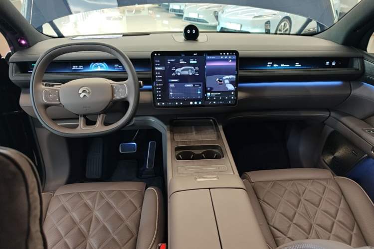 Used Nio ES8 2026 Model 6-seat Executive Signature Edition Center Console