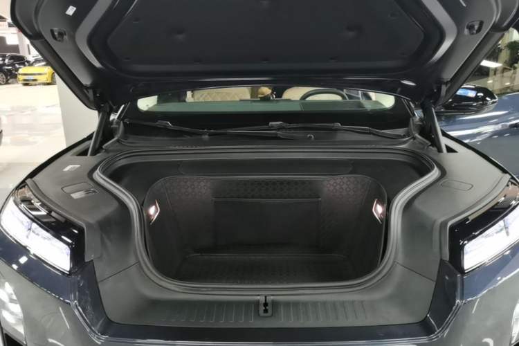 Used Nio ES8 2026 Model 6-seat Executive Signature Edition Engine Bay