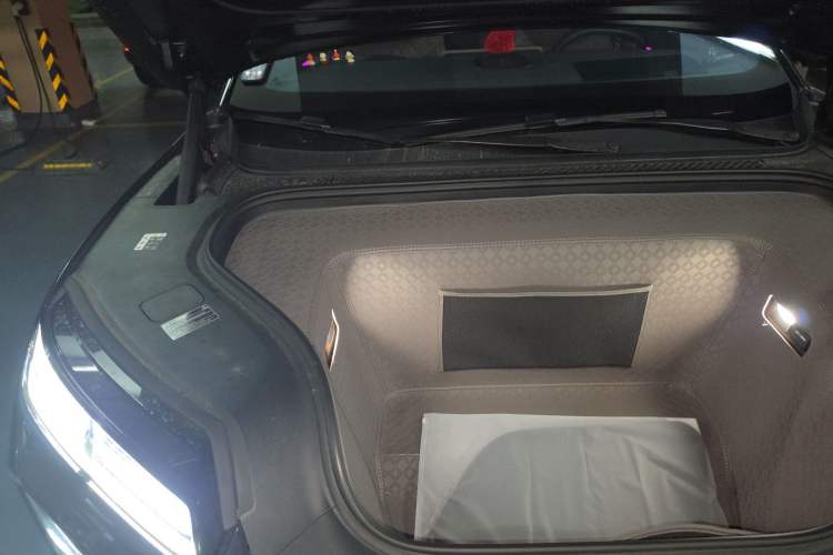 Used Nio ES8 2026 Model 6-seat Executive Signature Edition Engine Bay Right