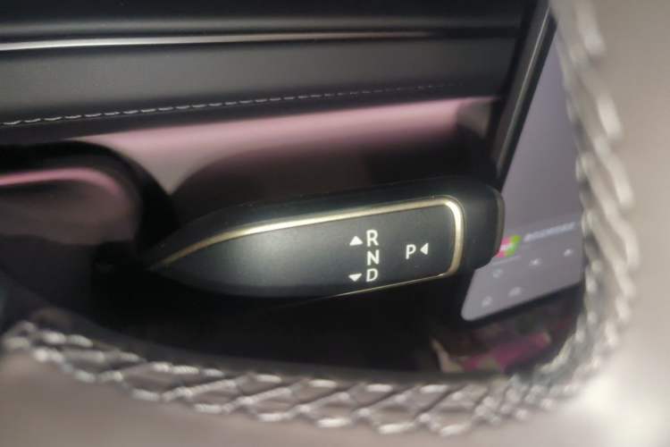 Used Nio ES8 2026 Model 6-seat Executive Signature Edition Gear Lever