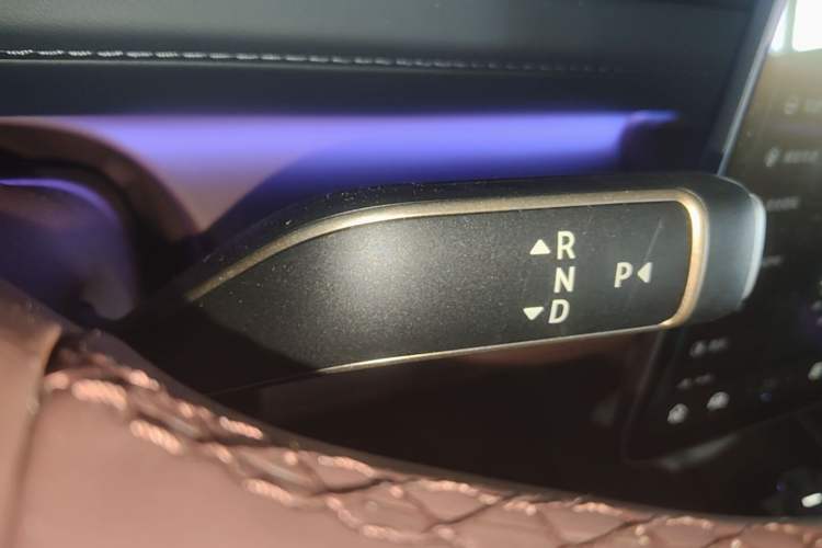 Used Nio ES8 2026 Model 6-seat Executive Signature Edition Gear Lever