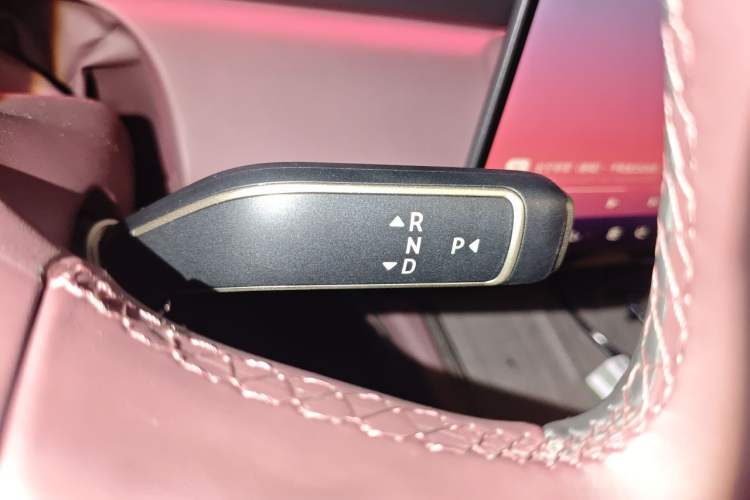 Used Nio ES8 2026 Model 6-seat Executive Signature Edition Gear Lever