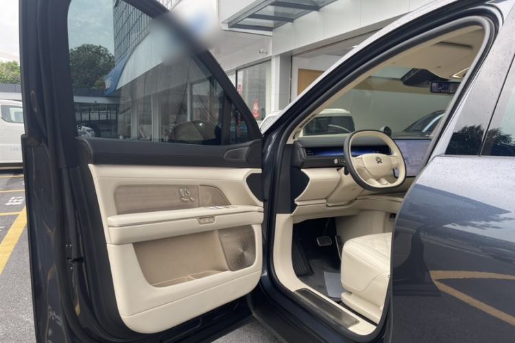 Used Nio ES8 2026 Model 6-seat Executive Signature Edition Interior 2
