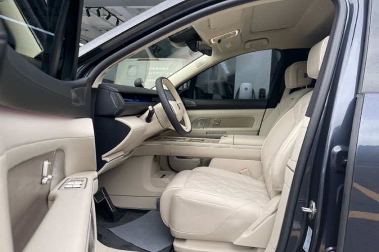Used Nio ES8 2026 Model 6-seat Executive Signature Edition Interior 3