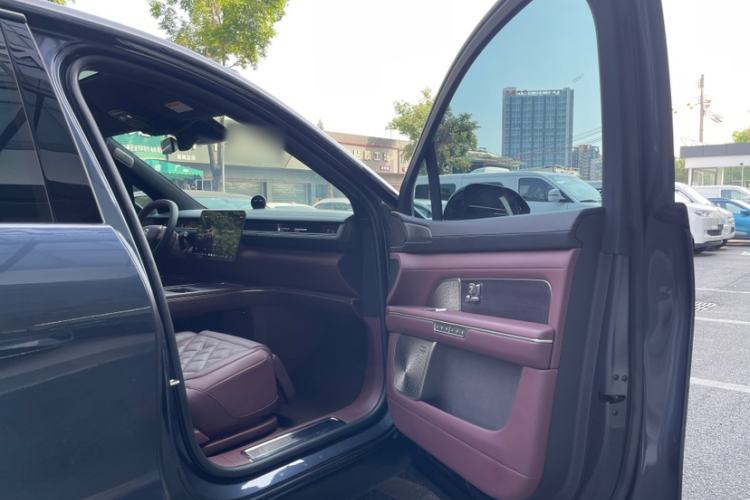 Used Nio ES8 2026 Model 6-seat Executive Signature Edition Interior 3