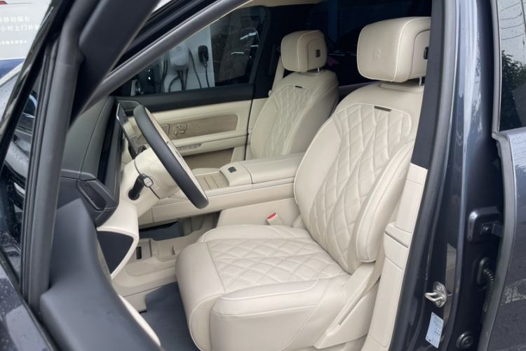 Used Nio ES8 2026 Model 6-seat Executive Signature Edition Interior 4