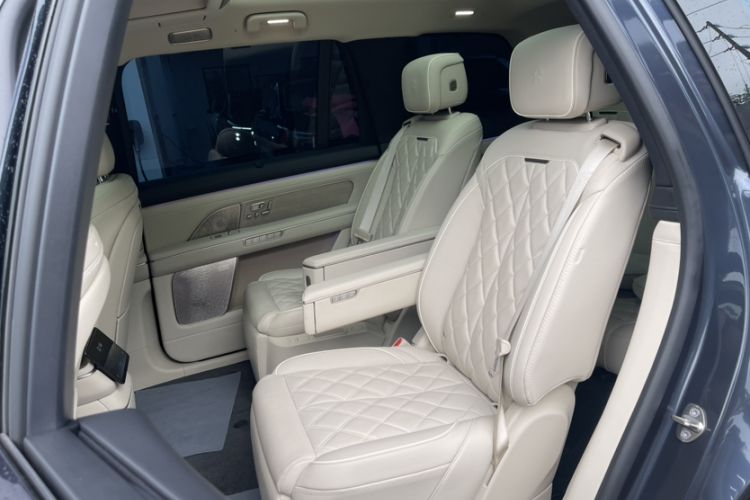 Used Nio ES8 2026 Model 6-seat Executive Signature Edition Interior 5