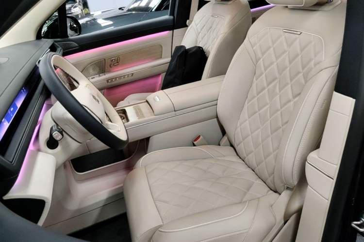 Used Nio ES8 2026 Model 6-seat Executive Signature Edition Left Front Seat