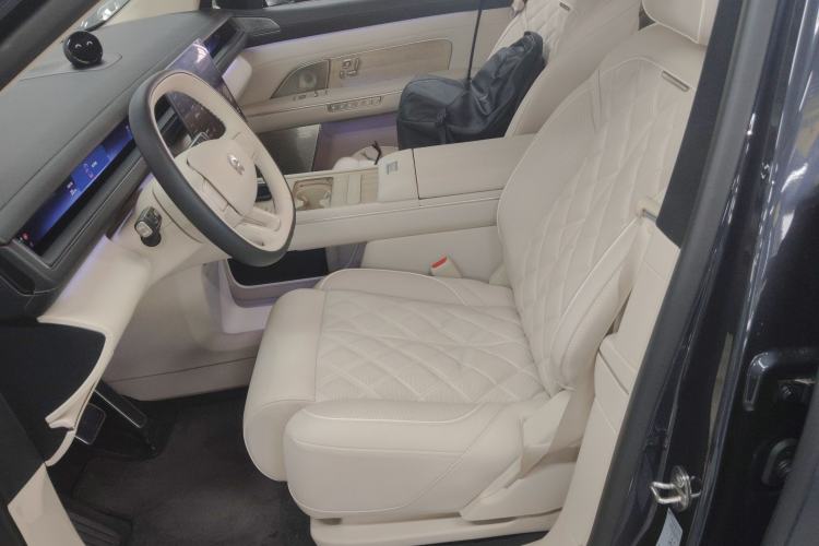 Used Nio ES8 2026 Model 6-seat Executive Signature Edition Left Front Seat