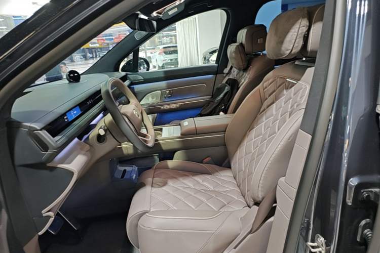 Used Nio ES8 2026 Model 6-seat Executive Signature Edition Left Front Seat