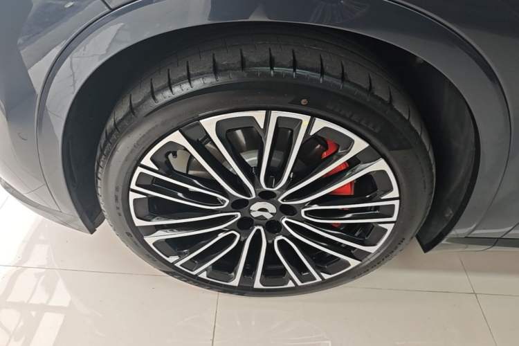 Used Nio ES8 2026 Model 6-seat Executive Signature Edition Left Front Wheel Hub