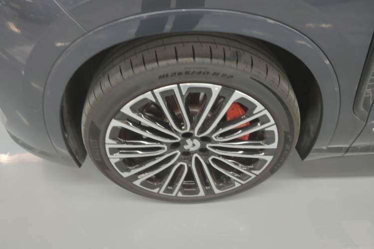 Used Nio ES8 2026 Model 6-seat Executive Signature Edition Left Front Wheel Hub