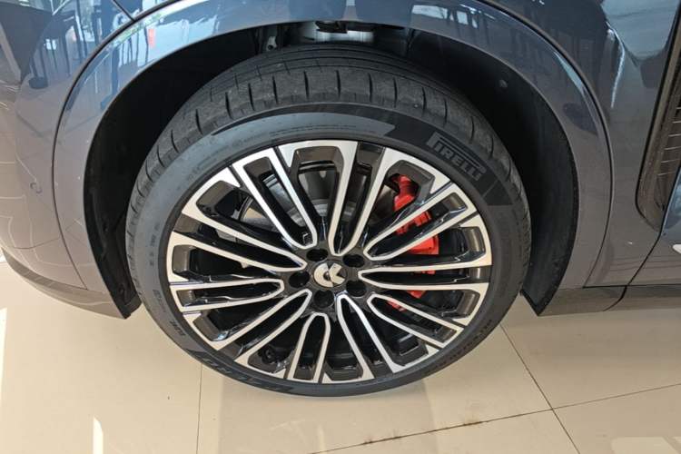 Used Nio ES8 2026 Model 6-seat Executive Signature Edition Left Front Wheel Hub