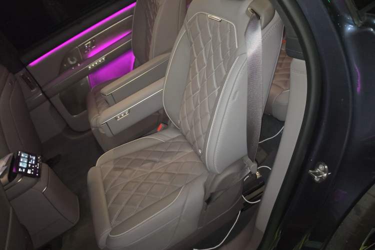 Used Nio ES8 2026 Model 6-seat Executive Signature Edition Left Rear Seat