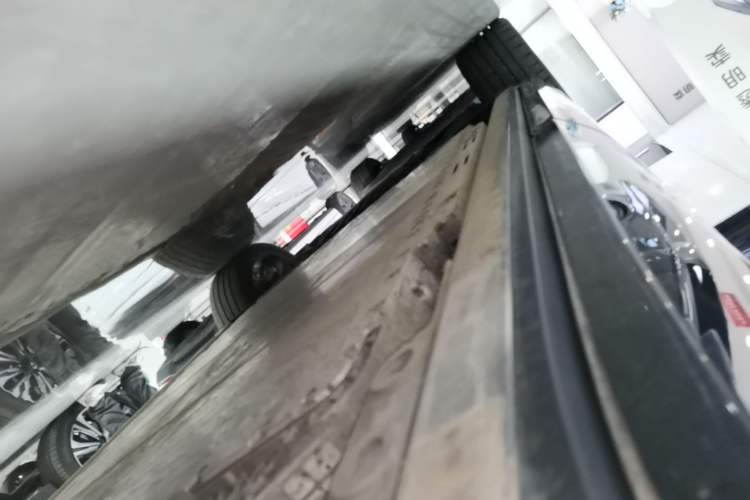 Used Nio ES8 2026 Model 6-seat Executive Signature Edition Left Side Sill
