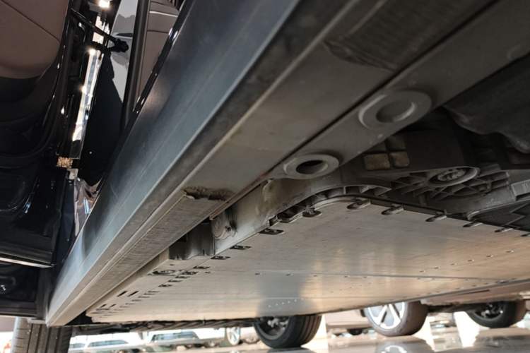 Used Nio ES8 2026 Model 6-seat Executive Signature Edition Left Side Sill