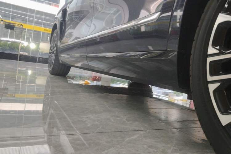 Used Nio ES8 2026 Model 6-seat Executive Signature Edition Left Side Sill