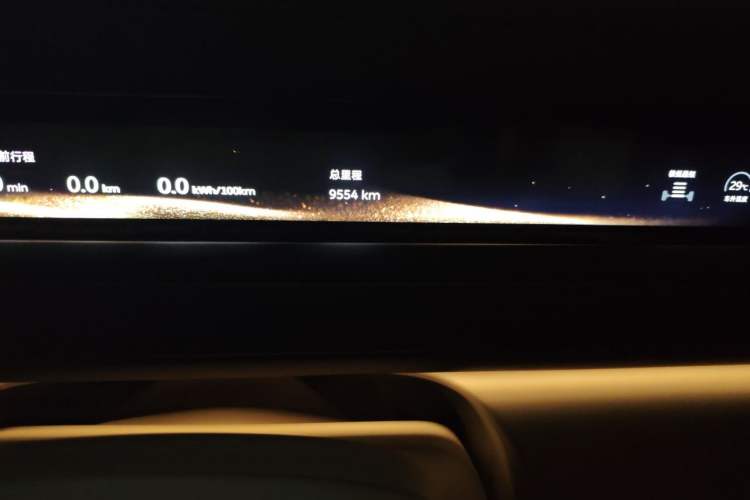 Used Nio ES8 2026 Model 6-seat Executive Signature Edition Odometer Close Up
