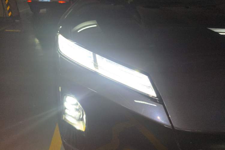 Used Nio ES8 2026 Model 6-seat Executive Signature Edition Right Front Headlight