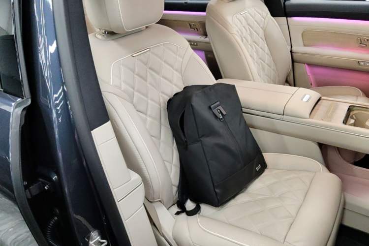 Used Nio ES8 2026 Model 6-seat Executive Signature Edition Right Front Seat