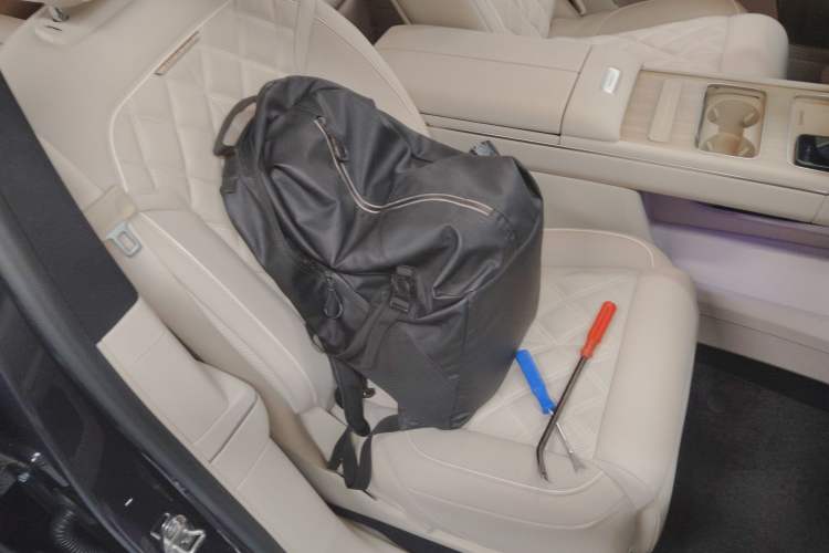 Used Nio ES8 2026 Model 6-seat Executive Signature Edition Right Front Seat