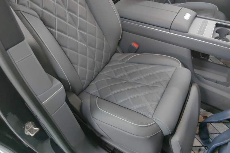 Used Nio ES8 2026 Model 6-seat Executive Luxury Edition Right Front Seat