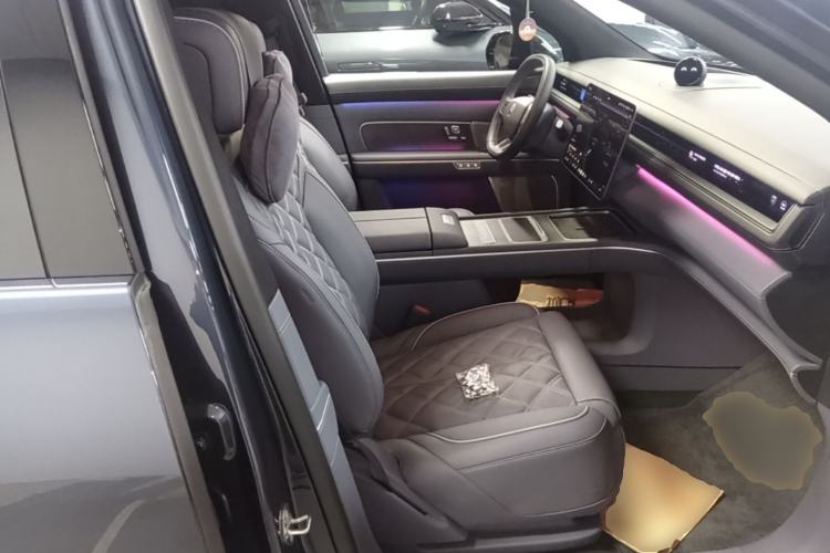 Used Nio ES8 2026 Model 6-seat Executive Luxury Edition Right Front Seat