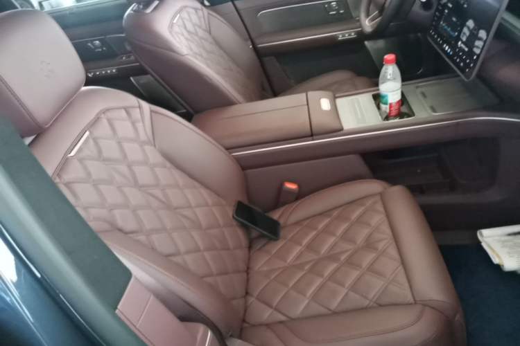 Used Nio ES8 2026 Model 6-seat Executive Signature Edition Right Front Seat