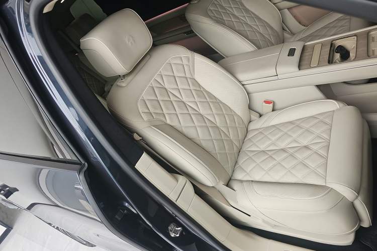 Used Nio ES8 2026 Model 6-seat Executive Luxury Edition Right Front Seat