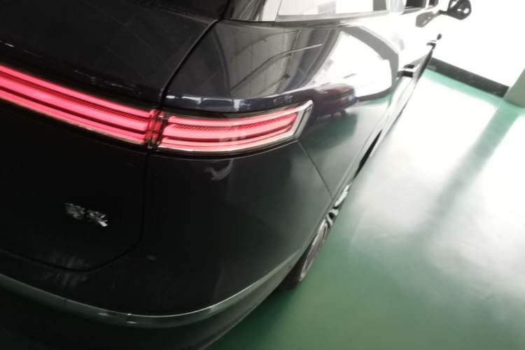 Used Nio ES8 2026 Model 6-seat Executive Signature Edition Right Rear Taillight