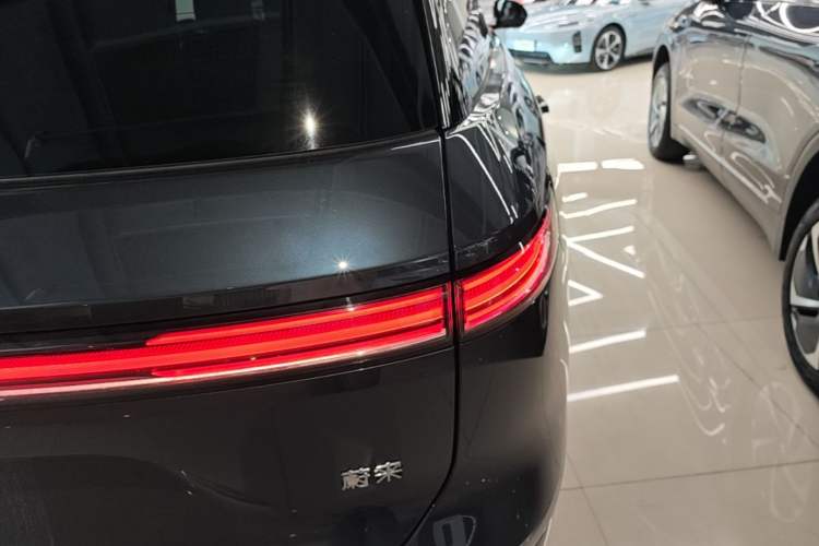 Used Nio ES8 2026 Model 6-seat Executive Signature Edition Right Rear Taillight